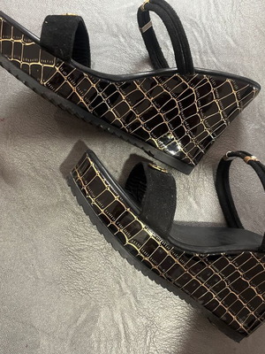 Platform sandals Black & Gold size 39 like new, synthetic suede