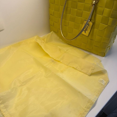 Fullah Sugah tote bag like new, lime with gold handles