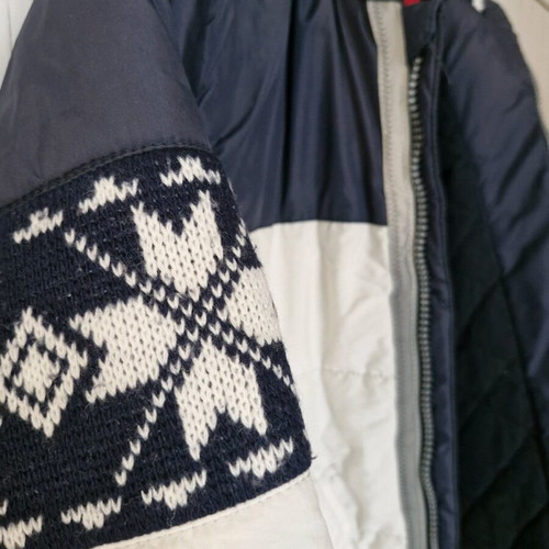 Lapin jacket for boy size 6 like new, hooded, white and blue