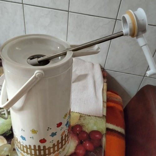 Collectible thermos set, large size