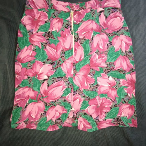Mini skirt Lilly Pulitzer like new, floral green and pink