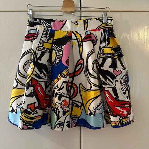 Mini skirt like new size M colorful with thick fabric