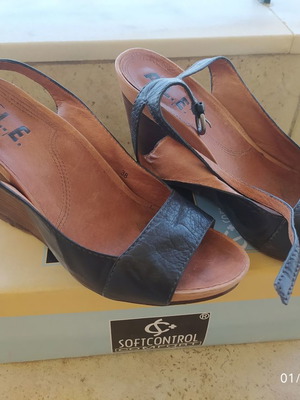 Πλατφόρμες Ale μεταχειρισμένες, μέγεθος 38, μπλε