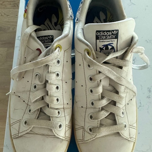 Stan Smith collectible athletic shoes used, size 40 2/3, with neon