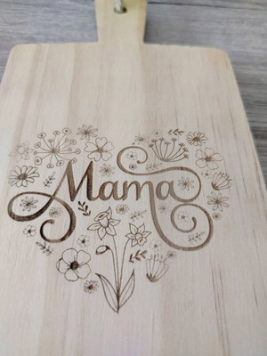 Декоративна дървена дъска за рязане с гравиране Mama нова