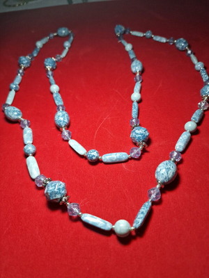 Blue necklace new with impressive stones