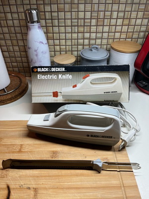 Black & Decker electric knife like new