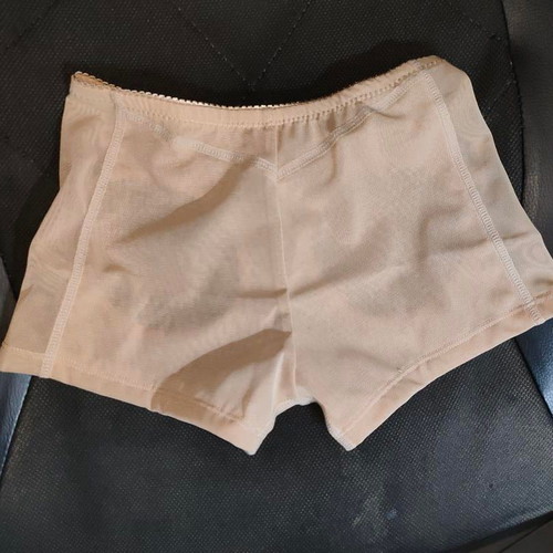 Push Up Shaping Shorts Small beige like new