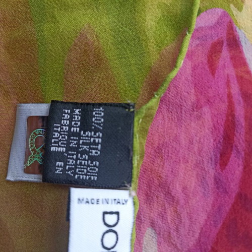 Dolce&Gabbana scarf like new with floral print, 100% silk