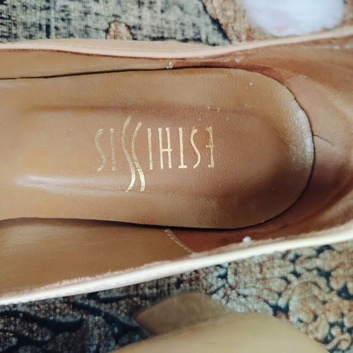 Esthissis beige shoes with strap size 38, 5 cm heel, like new