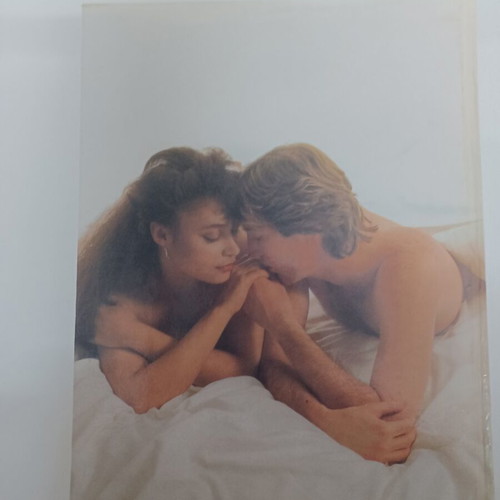 The Magic of Love book like new, Greek