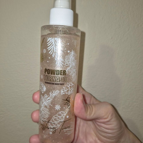 Shimmering Body Mist powder scent, new