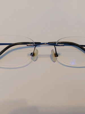Titanium eyeglass frame used, blue color