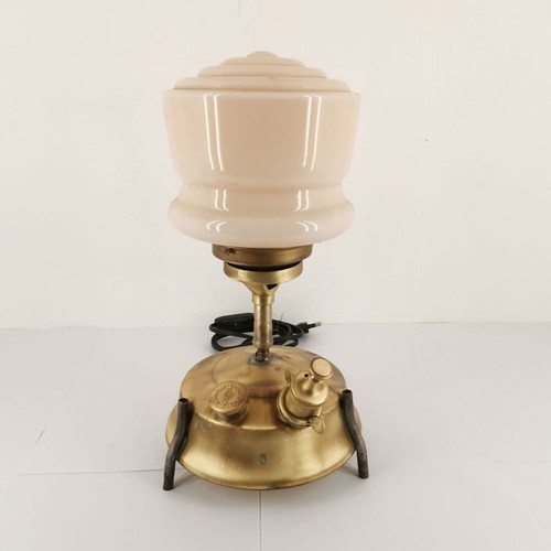 Lamp composition gas stove with opaline glass used