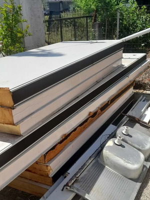 Sandwich panels used, 12cm thickness, polyurethane insulation, white metal