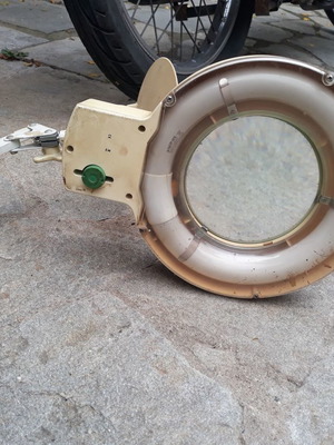 Φωτιστικό και μεγεθυντικός φακός μεταχειρισμένο για τεχνίτες