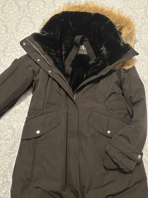 Μπουφάν Zara μαύρο νέο με γούνα και ιμάντες, μέγεθος XL