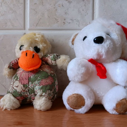 5 plush dolls