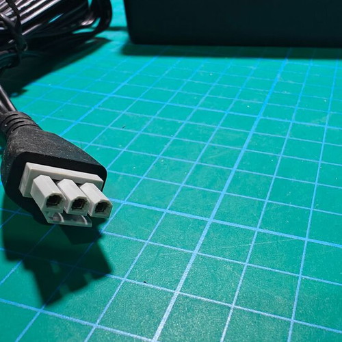 HP 0957-2084 power adapter used, genuine