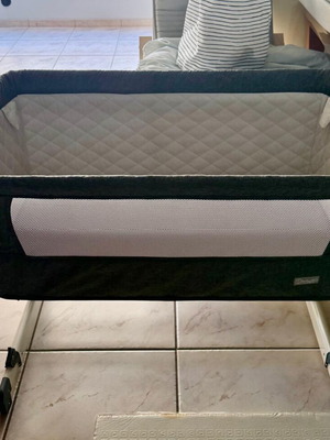 BabyGo cradle with mattress used, stable and clean
