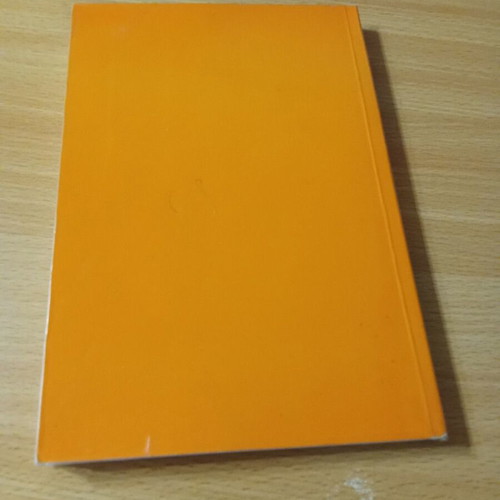 To Ypogeio book used, Greek language