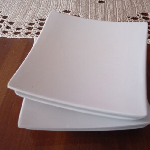 Square dessert plates set of 4 used, melamine plastic
