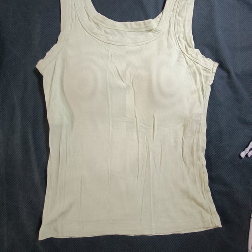 Rib tank tops like new with built-in cups, brown and mint colors