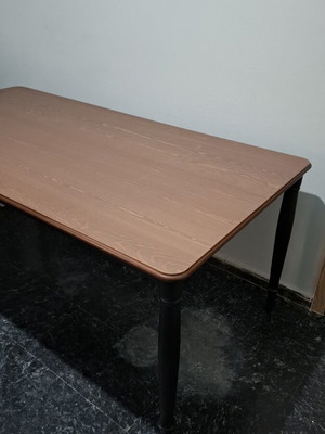 Dining table 180x90 like new