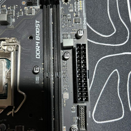 Intel Core i3-9100F and MSI H310M PRO-VDH PLUS motherboard set with stock cooler