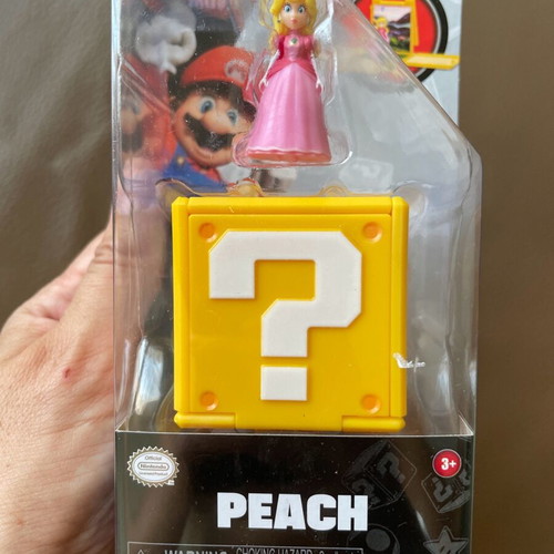 Nintendo Super Mario Bros Peach figure new, authentic