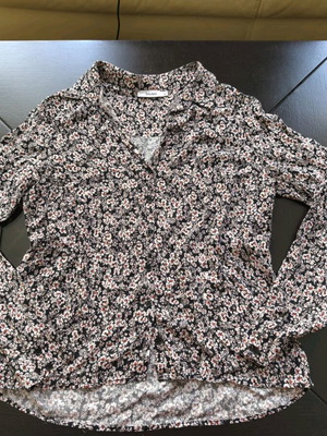 Πουκάμισο ανοιξιάτικο σαν καινούργιο με μικρά λουλουδάκια πολύχρωμο