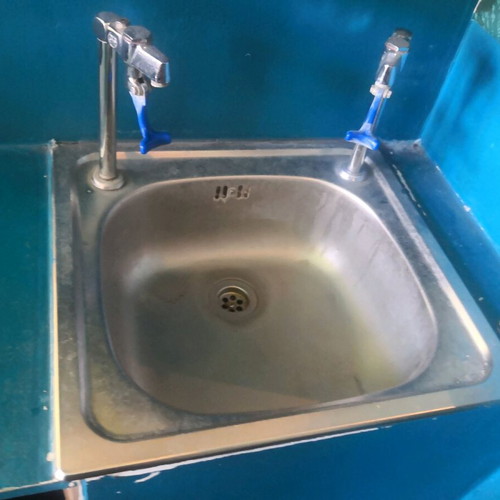 Professional water cooler used with sink and 2 automatic taps