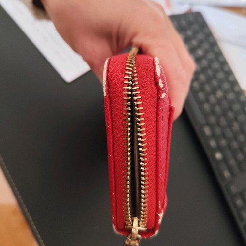 Guess wallet used, red