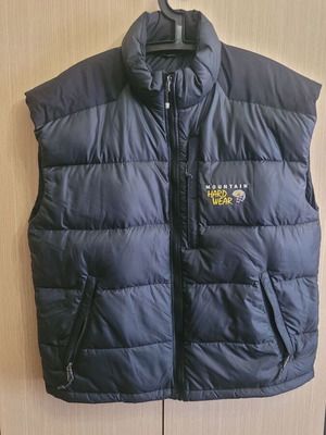 Mountain Hardwear sleeveless hiking jacket L, glass wool filling