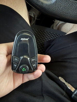 FM transmitter like new with USB port and call function