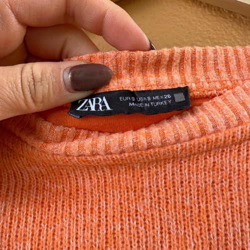 Zara women's orange sweater like new, size S