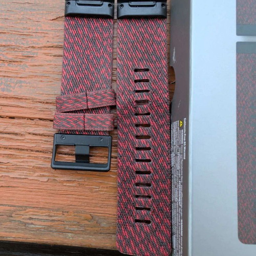 Garmin QuickFit 26 strap used, heathered red nylon