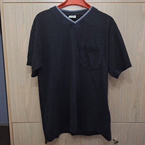 L'adori V T-shirt size L black like new