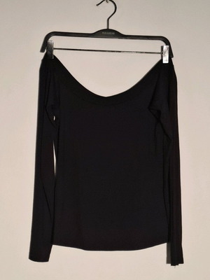 Black off-shoulder blouse like new, size M