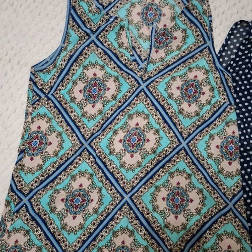 Pink Woman and Dovely women's tops like new, size Small, pack of 2