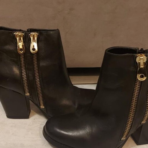 Black leather ankle boots River Island size 39 like new