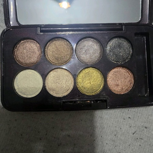 Eyeshadow palette like new