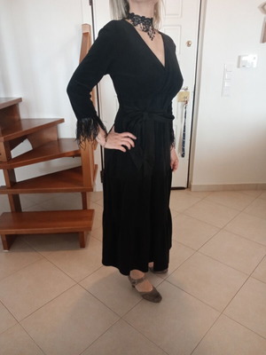 Black long velvet wrap dress with feathers on sleeves like new, size S