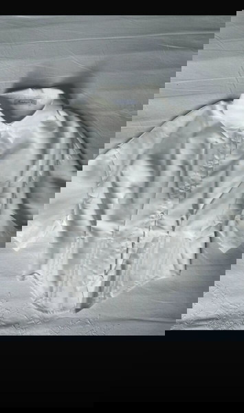 Бяло cropped риза