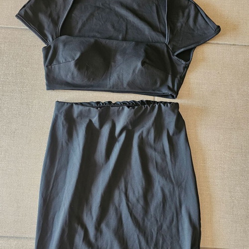Set K1 onesize with elastic, crop top and skirt with slit, new black