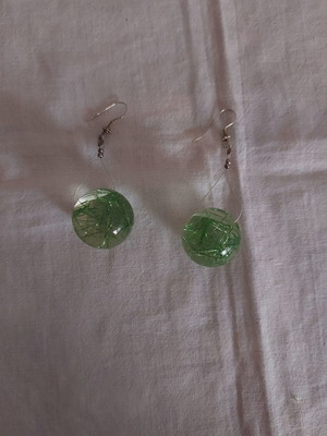 Earrings used in green color