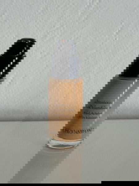 Armani Luminous Silk Foundation