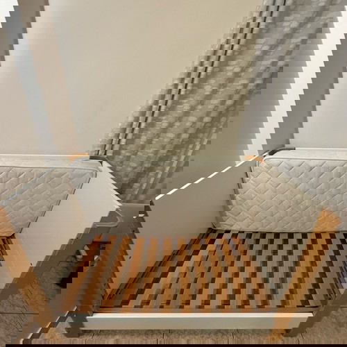 Casababy Venus κρεβάτι με στρώμα, συρταριέρα και βάση αλλαξιέρας μεταχειρισμένα