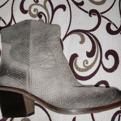 Cowboy ankle boots size 39 like new, color puros