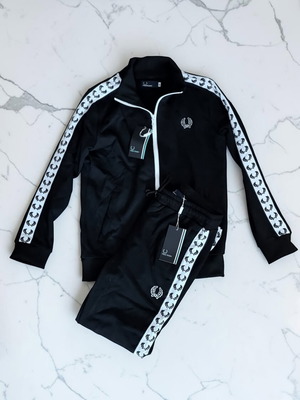Fred Perry σετ καινούργιο με ετικέτες, μέγεθος Medium, μαύρο